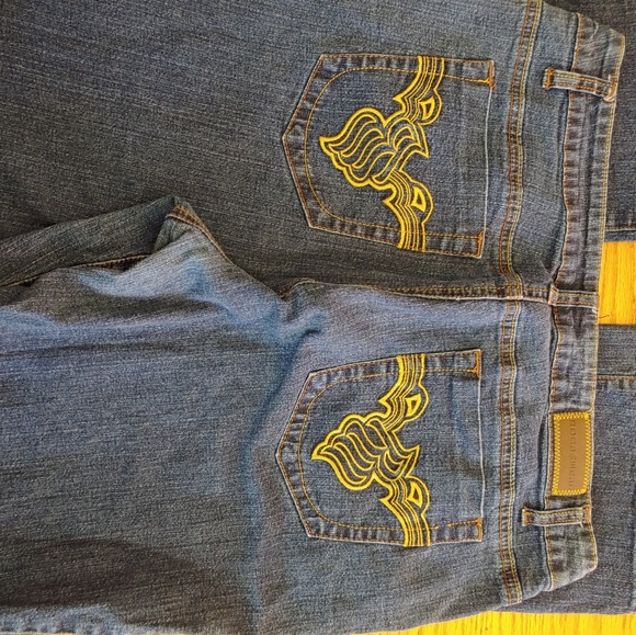 Designer Roca Wear Jeans - Picture 2 of 4